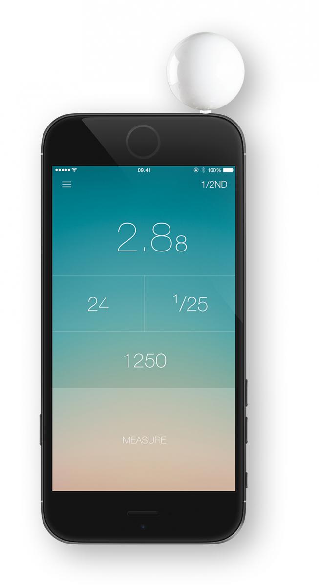 Das iphone wird mit der Lumu Kalotte zum echten Belichtungsmesser