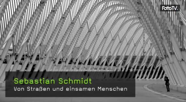 Streetfotografie, Berlin, Menschen auf der Straße, Einsamer Mensch