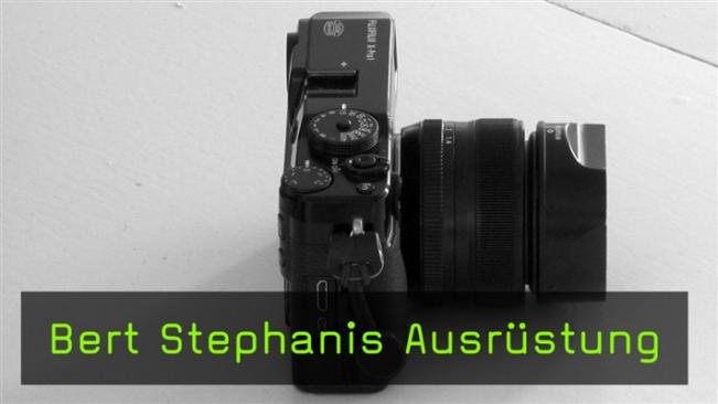 Bert Stephani zeigt seine Kameraausrüstung