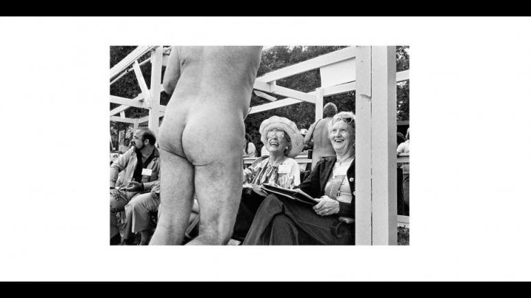 Regarding Women by Elliott Erwitt, Photo © 2014 Elliott Erwitt/Magnum Photos. All rights reserved. 