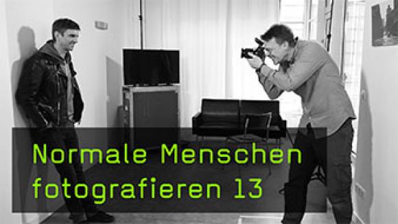 Posing für ein Fotoshooting mit normalen Menschen