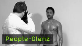 Glanz in der Peoplefotografie, Latexfarbe fotografieren, Glanz auf Haut fotograf