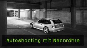 Auto mit Neonröhre fotografieren