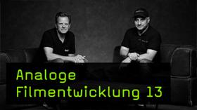 Analoge Negativ-Entwicklung in der Dunkelkammer